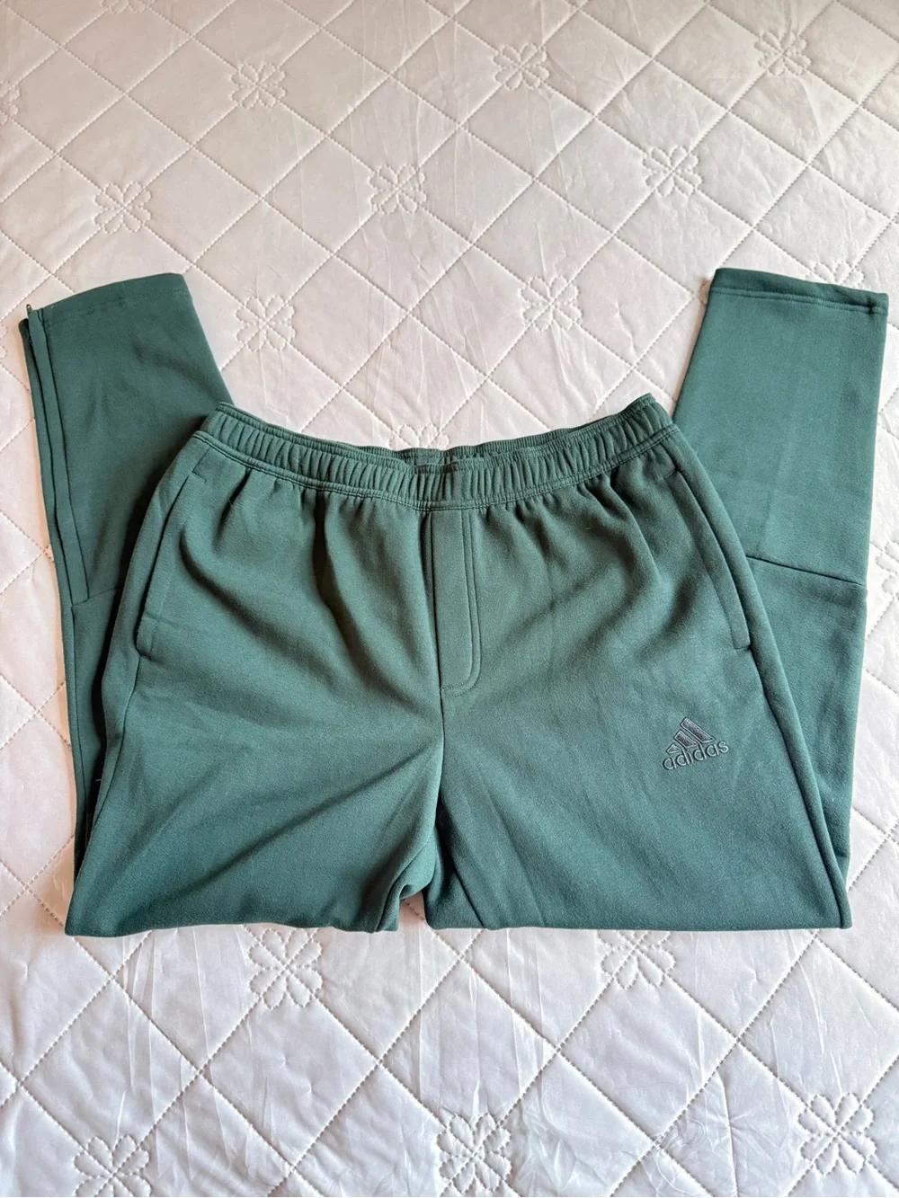 Adidas Men’s 2XL Green Fleece Jogger Pants Ankle Zip NWT